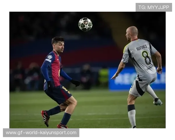 巴萨前场动作连贯流畅，打造现代足球的艺术之美